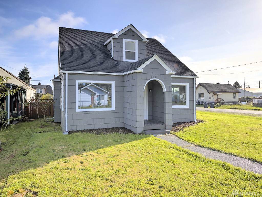 1421 Bay Ave - Photo 1