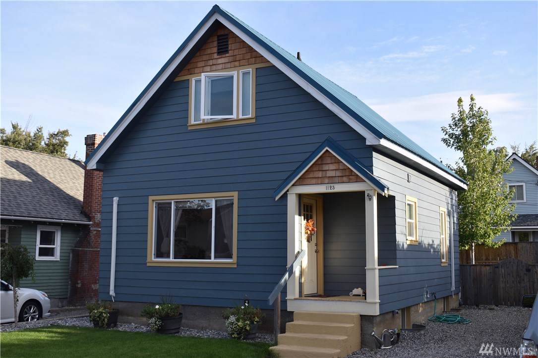1123 Atwood St - Photo 1