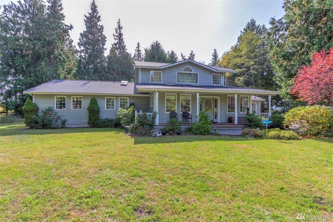 2425 Hastings Ave - Photo 1