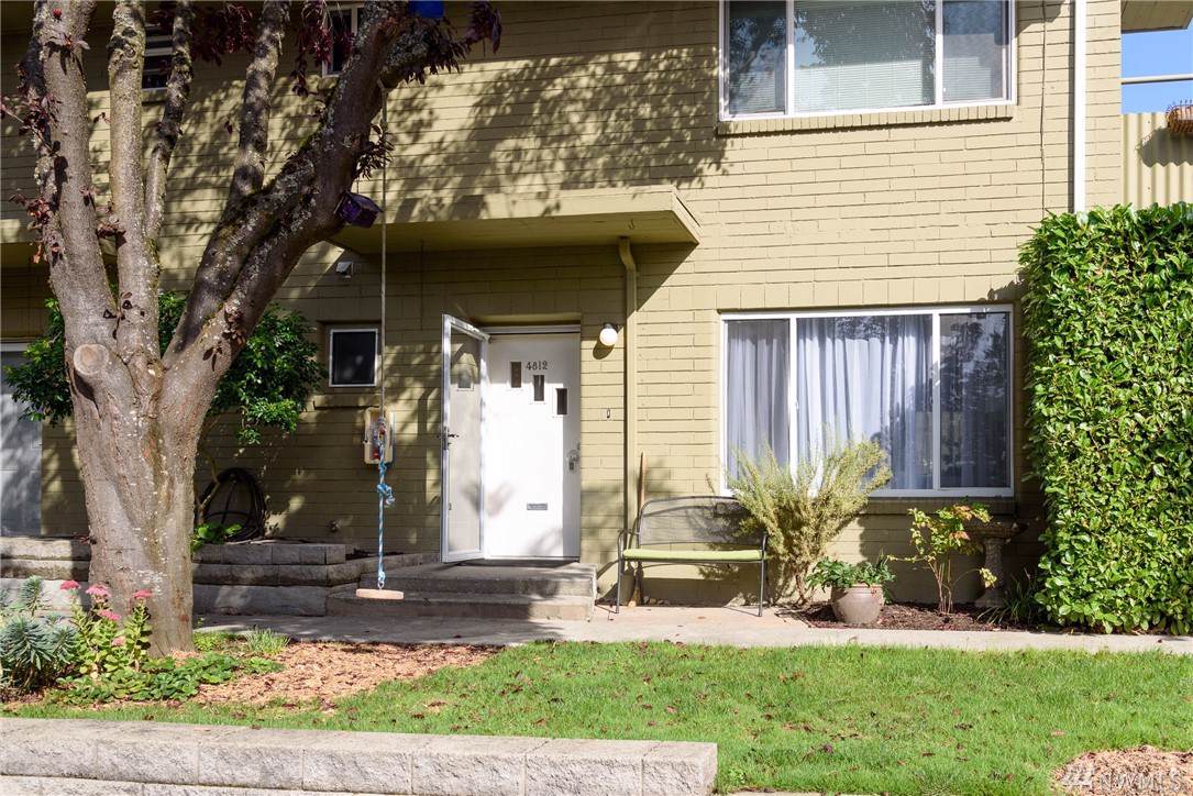 4707 40th Ave - Photo 1