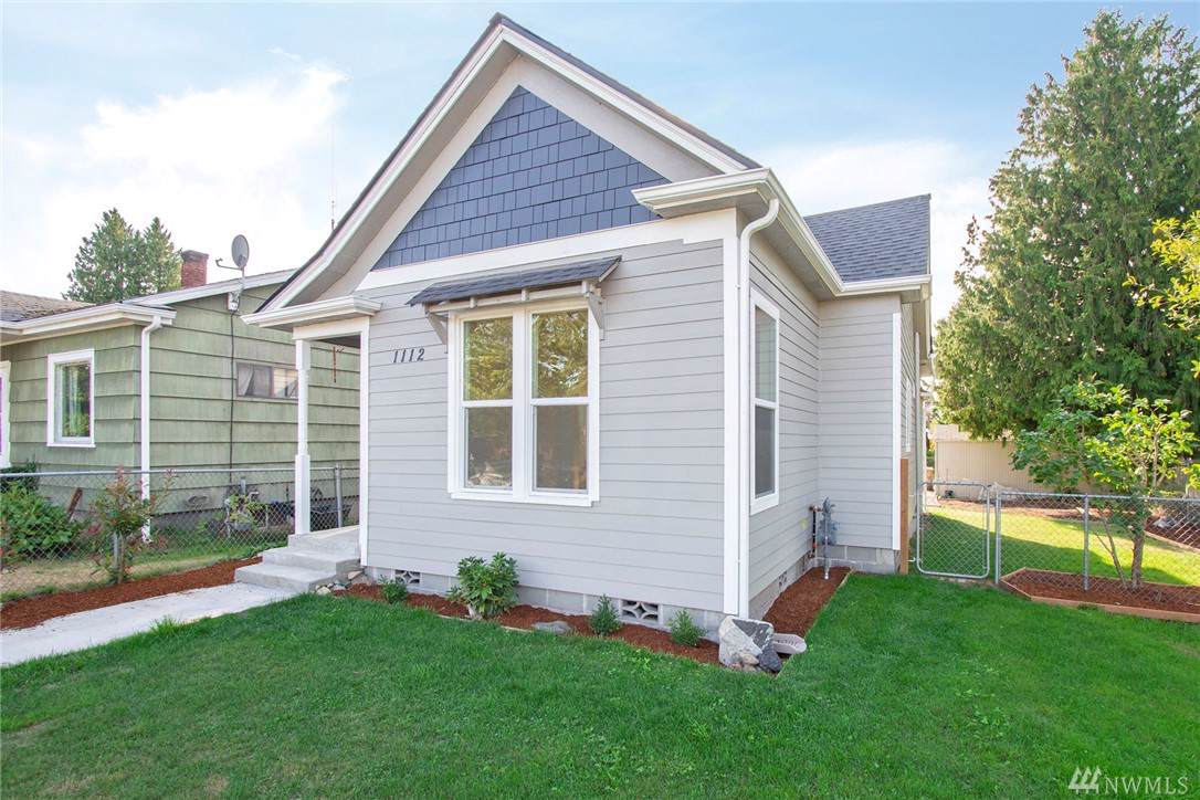 1112 Fife St - Photo 1