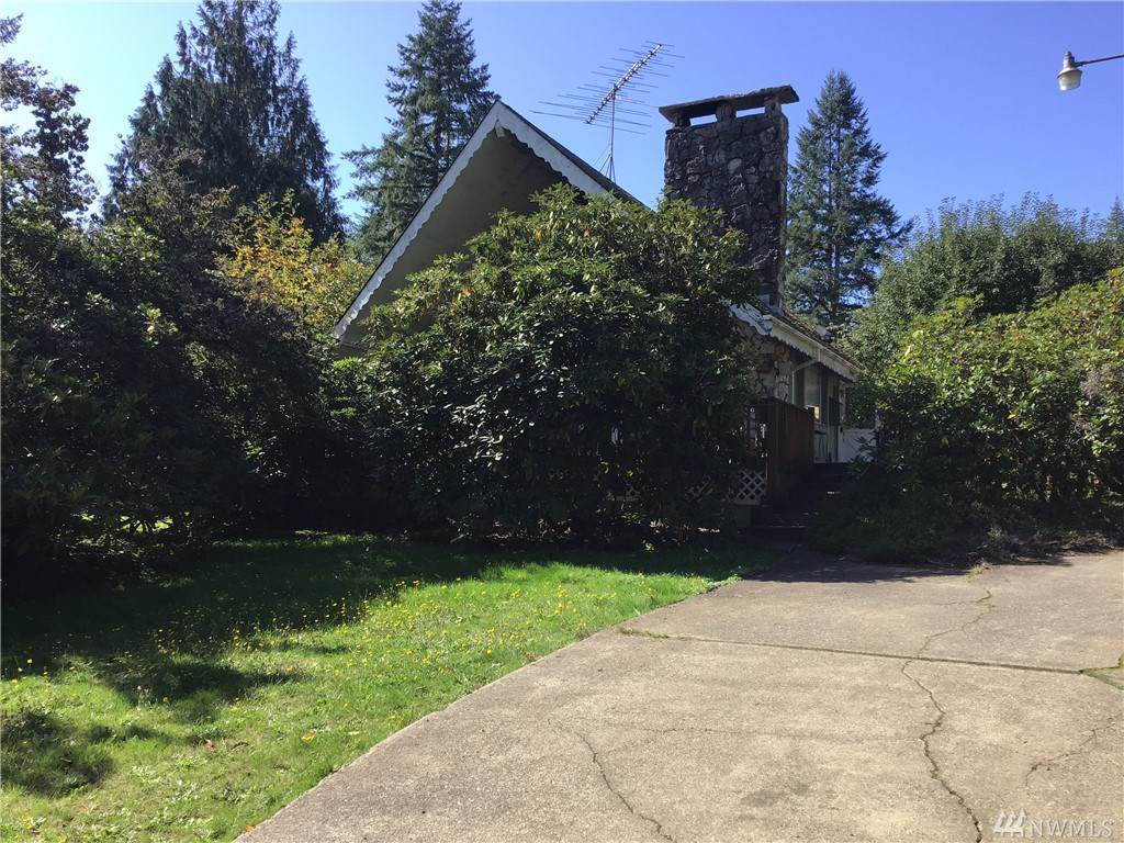 391 Lakeshore Dr - Photo 1