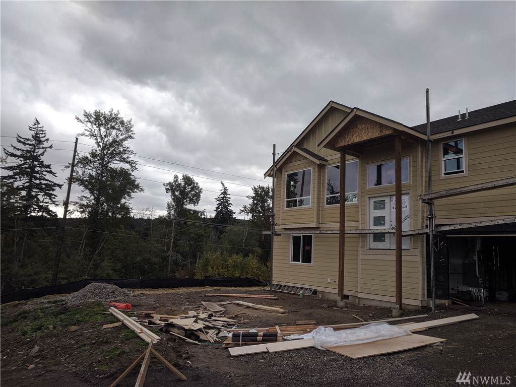 1024 Newton St - Photo 1