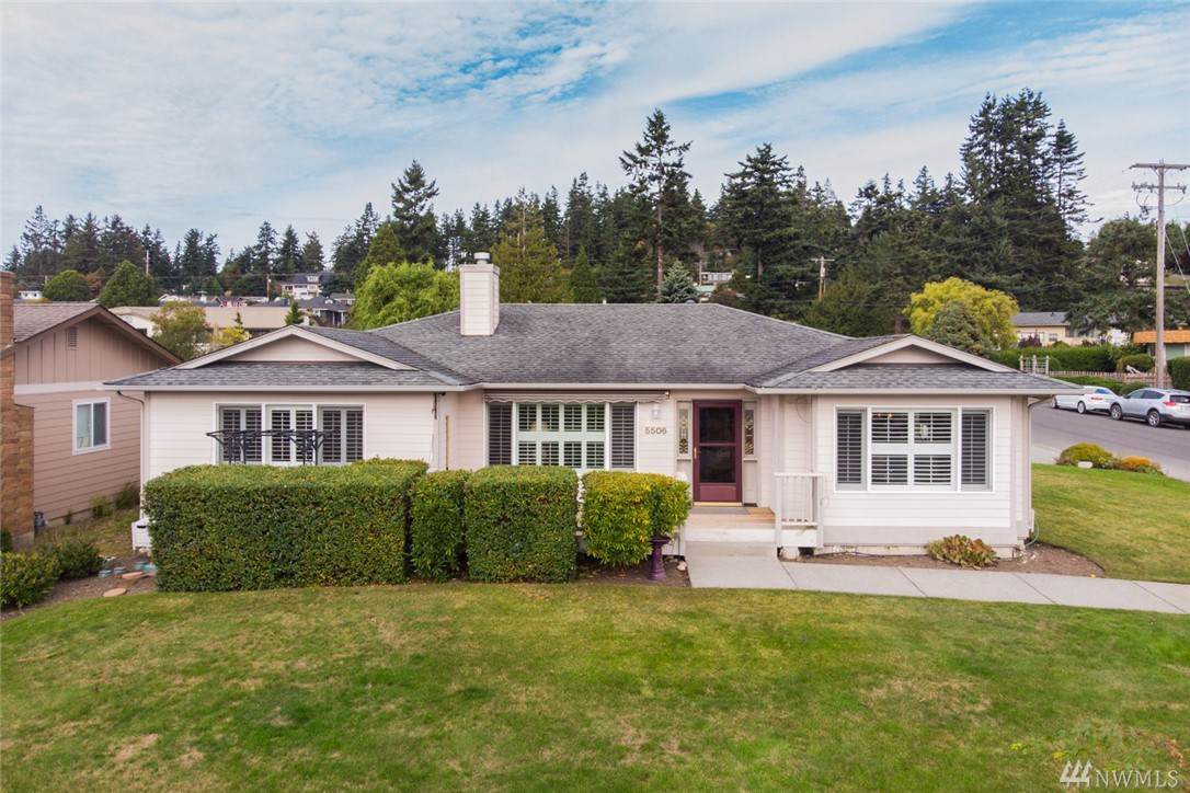 5506 Kingsway - Photo 1