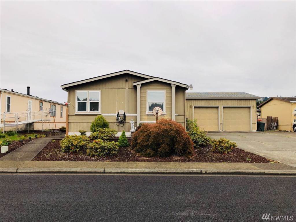 230 Sycamore St - Photo 1