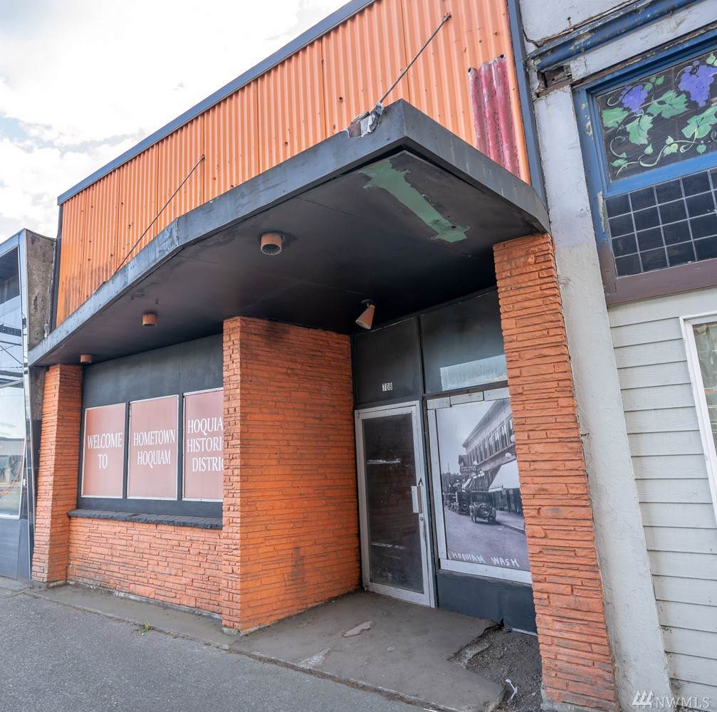 708 Simpson Ave - Photo 1