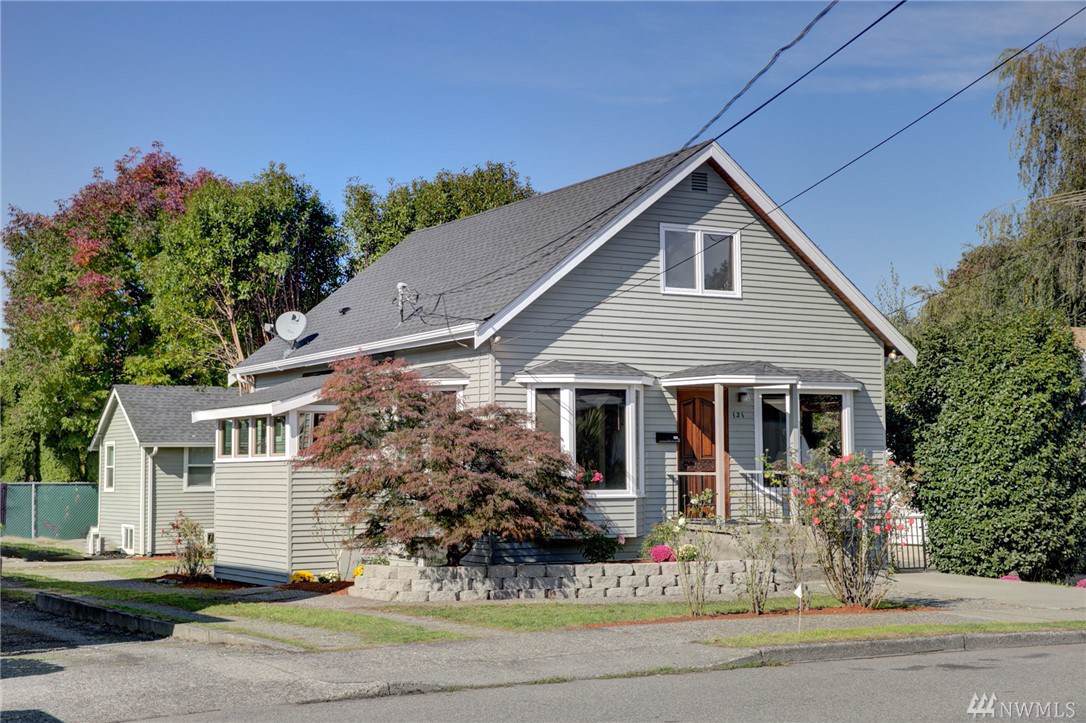 121 Logan Ave - Photo 1