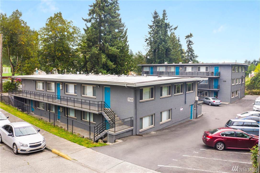 7001 Rainier Ave - Photo 1