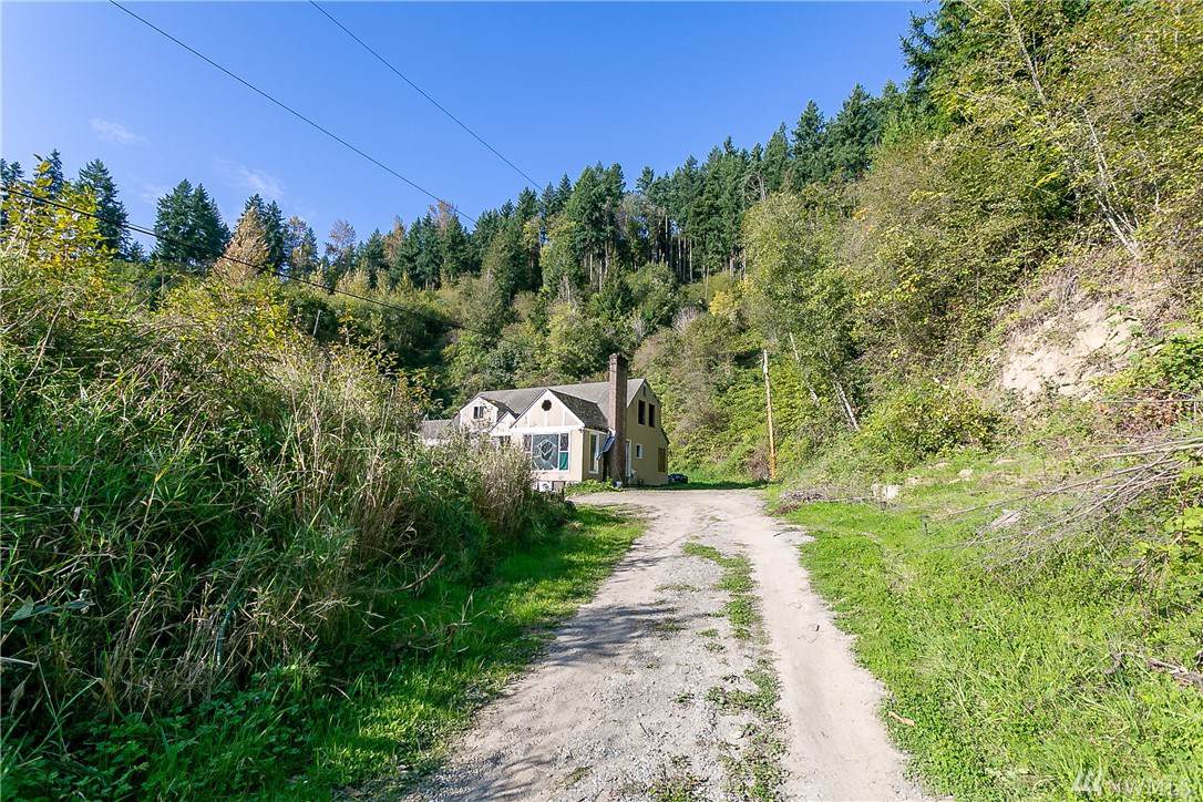 3206 Valley Hwy - Photo 1