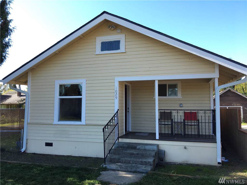 1029 Tower Ave - Photo 1