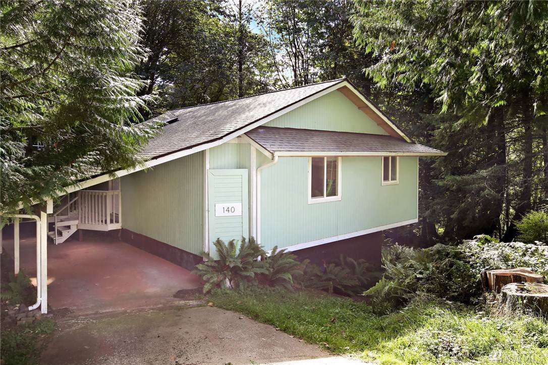 140 Windward Dr - Photo 1