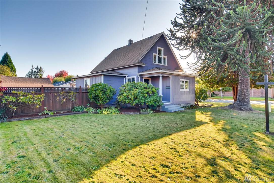 1022 Pioneer Ave - Photo 1