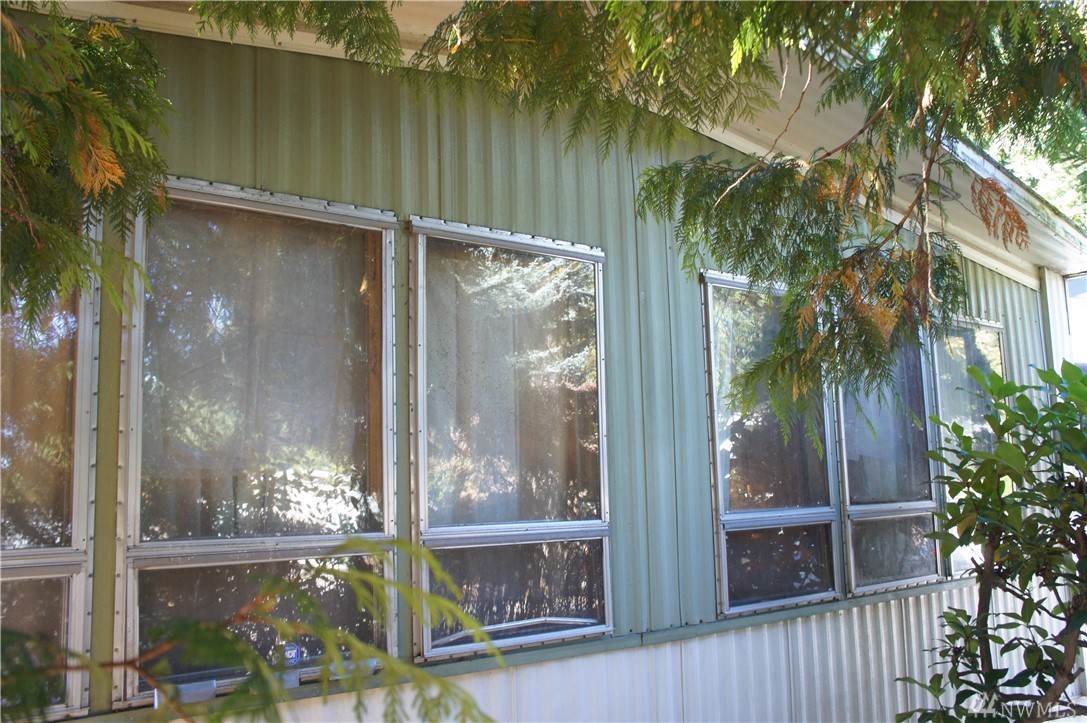 19223 129th Ct - Photo 1
