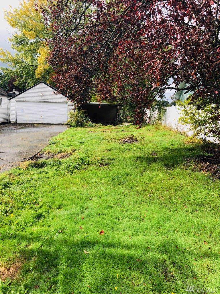 643 19th St - Photo 1