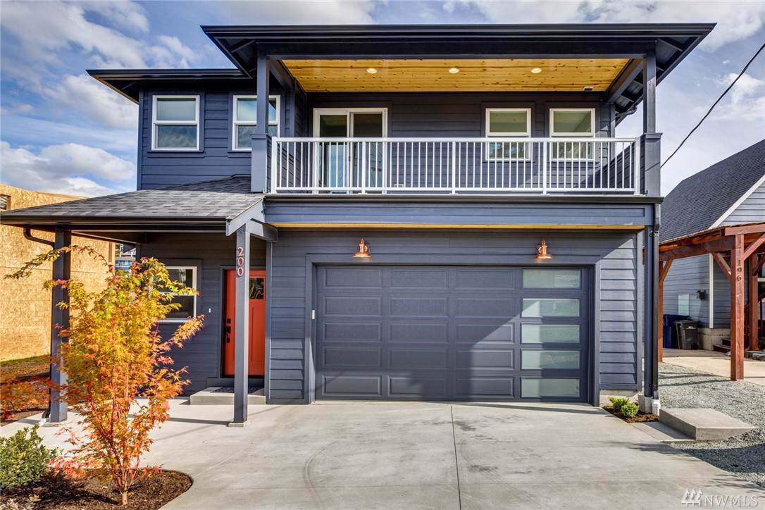 200 Maple St - Photo 1