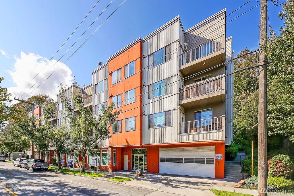3213 Harbor Ave - Photo 1