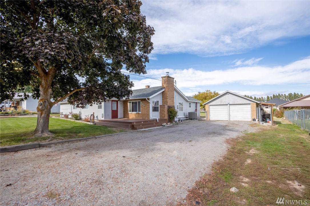 680 Circle St - Photo 1