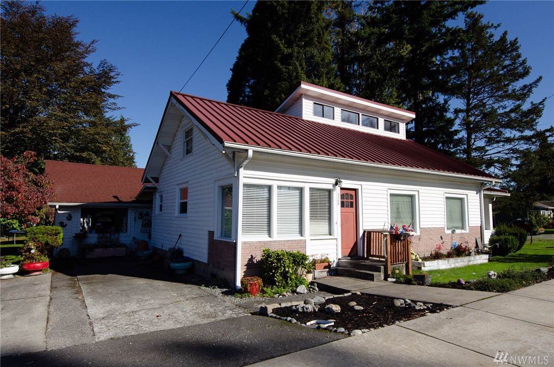 320 Moore St - Photo 1