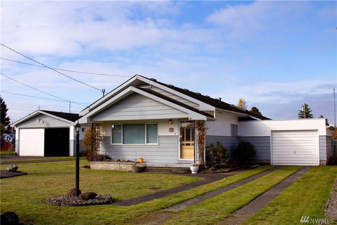 411 Division St - Photo 1