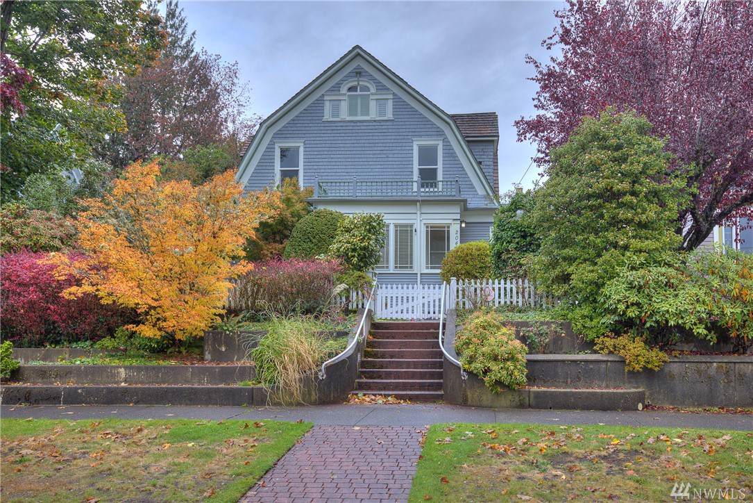 204 8th St - Photo 1