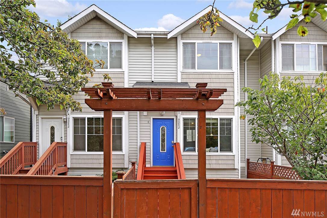 9242 Interlake Ave - Photo 1