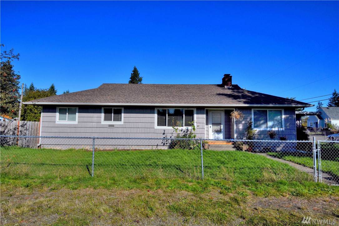 124 Roosevelt St - Photo 1