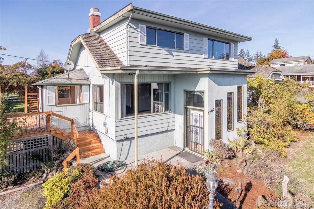 1702 Garfield - Photo 1