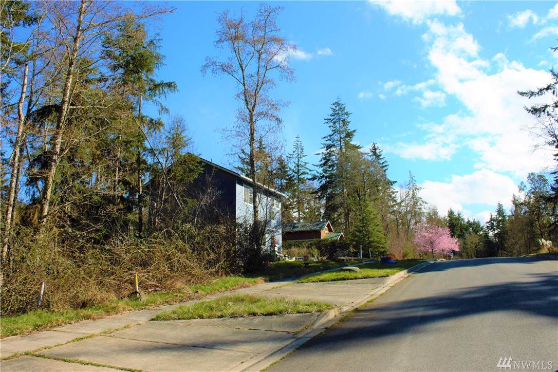 999 Eddy St - Photo 1