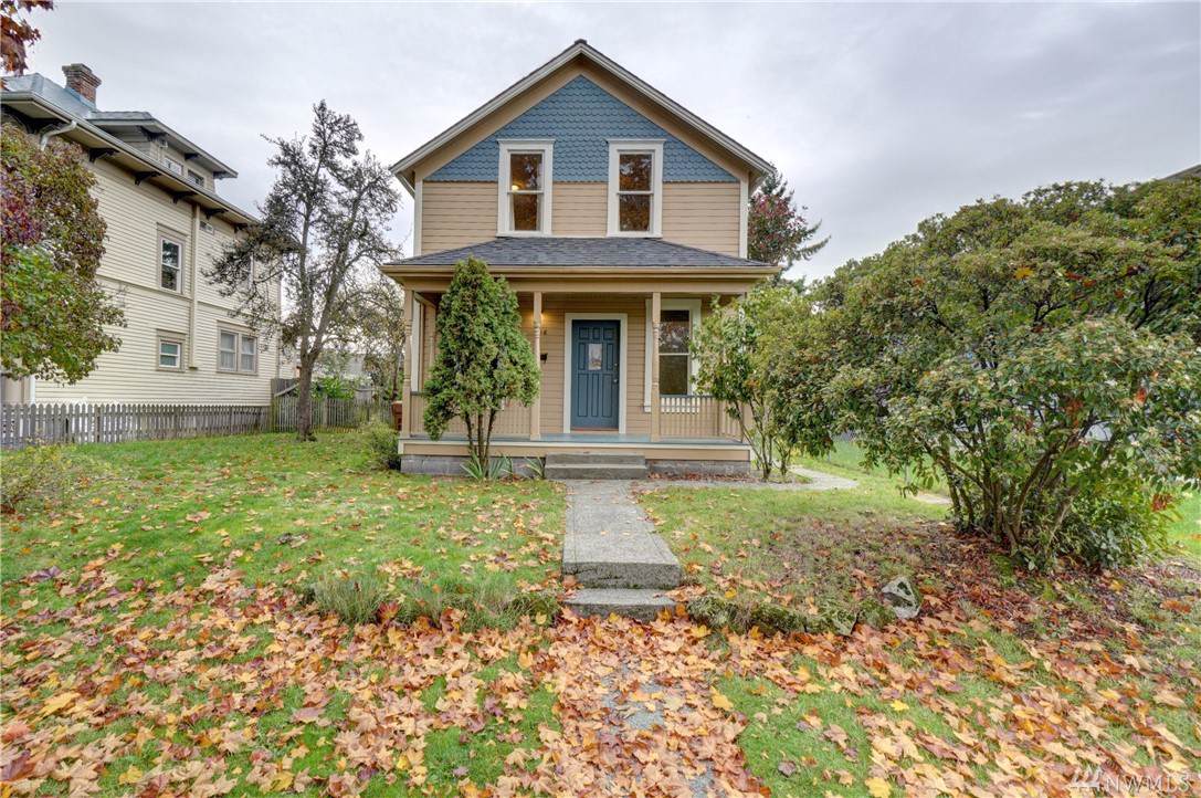 706 34th St - Photo 1