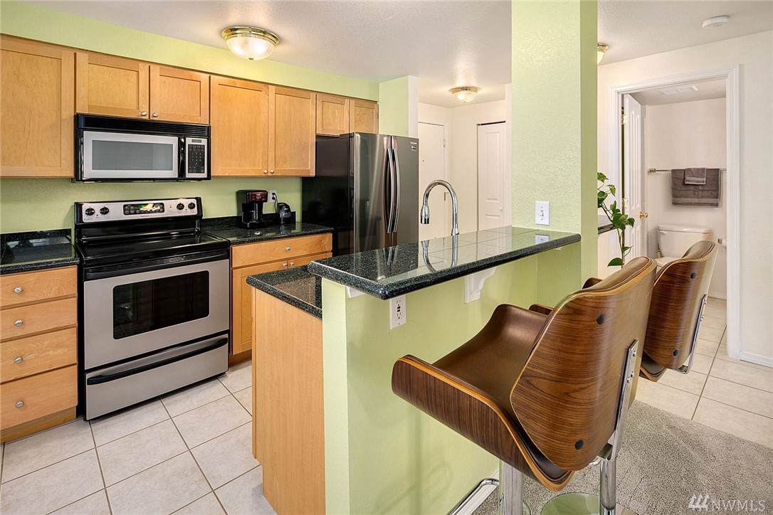 300 10th Ave - Photo 1