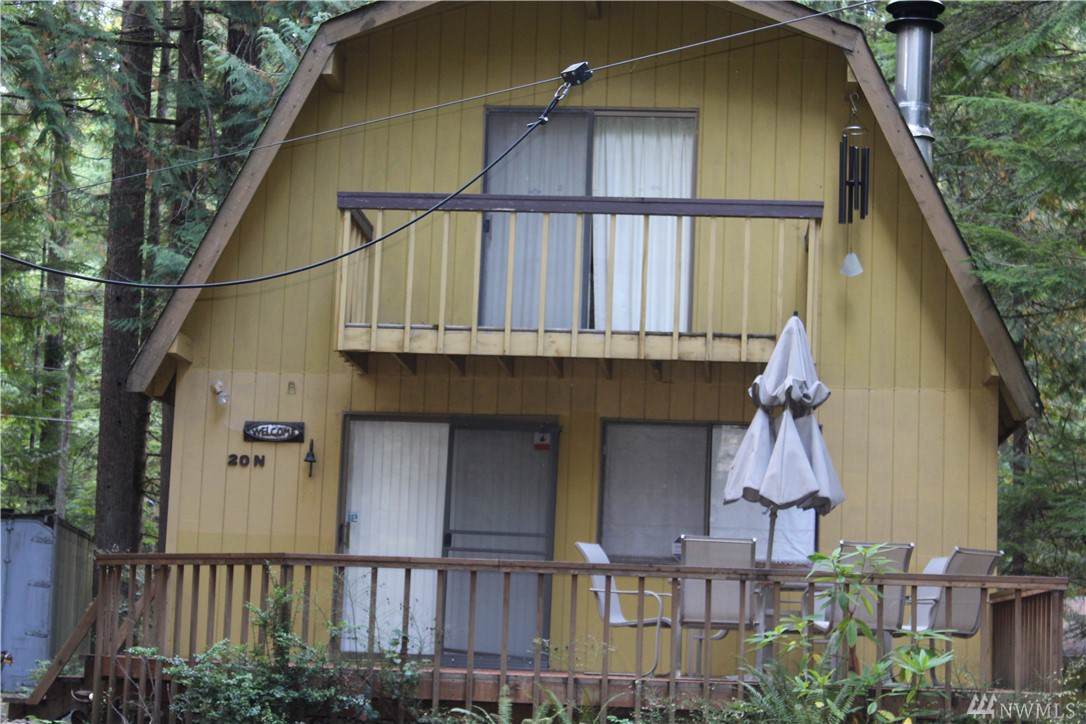 20 Staircase Dr - Photo 1
