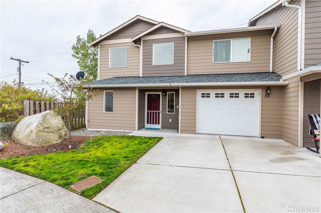35 Melrose Dr - Photo 1