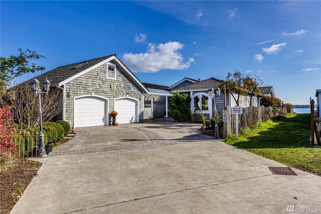 5423 Tsawwassen Lp - Photo 1