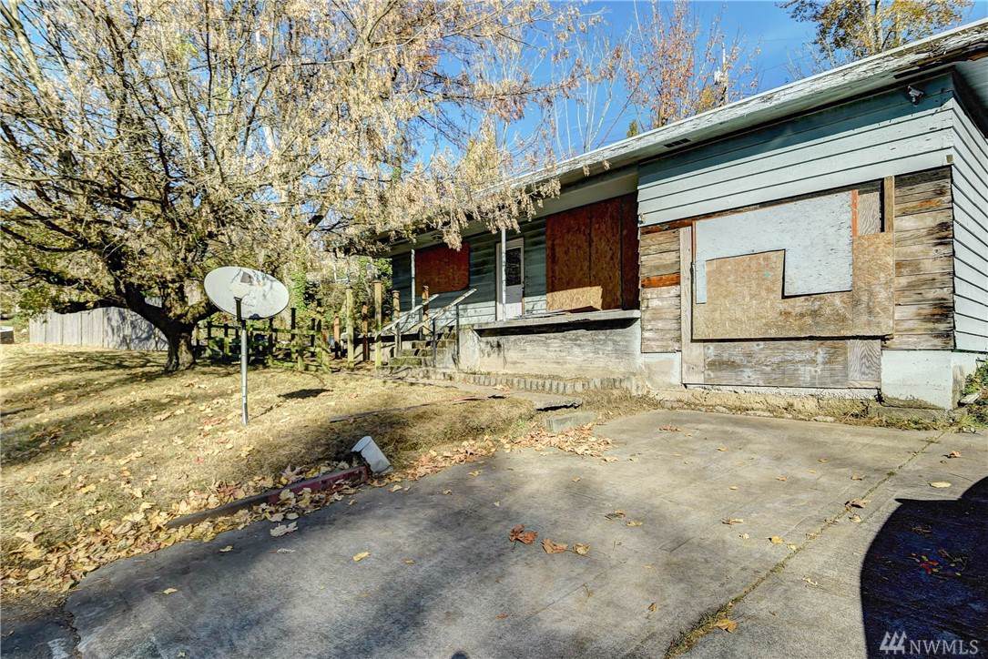 13208 Renton Ave - Photo 1