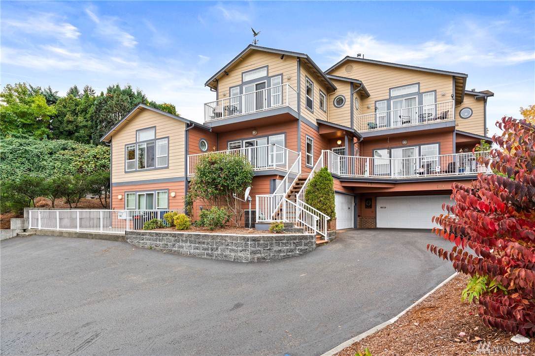 145 West Bay Dr - Photo 1