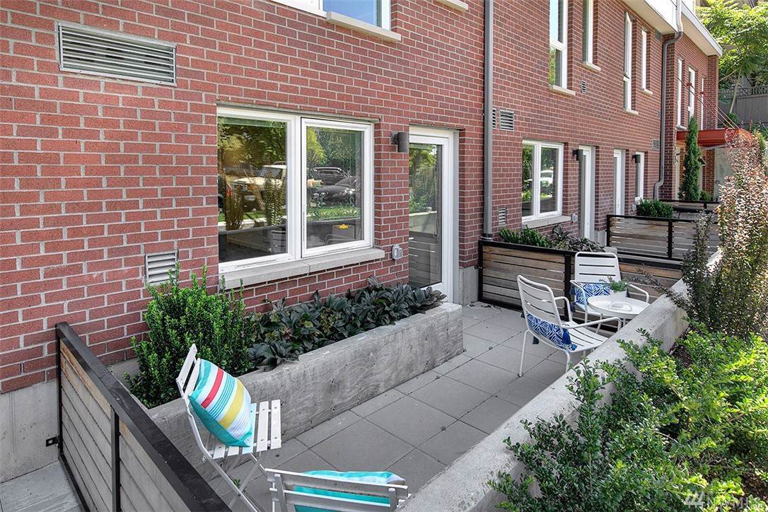 750 11th Ave - Photo 1