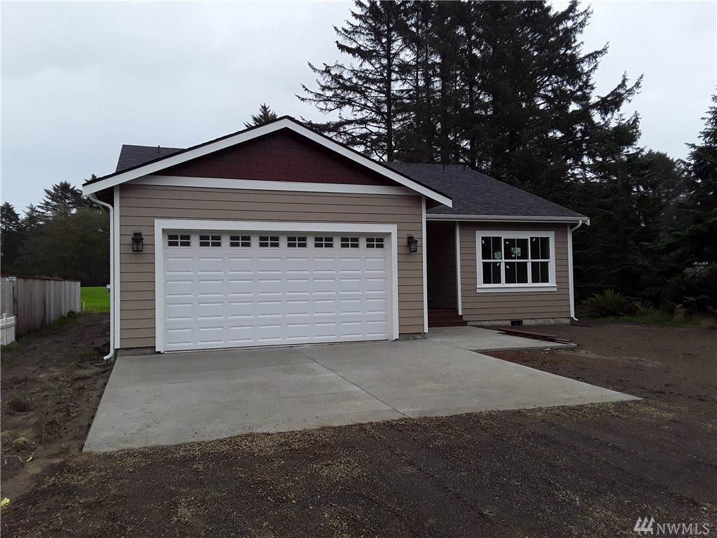 484 Octopus Ave - Photo 1