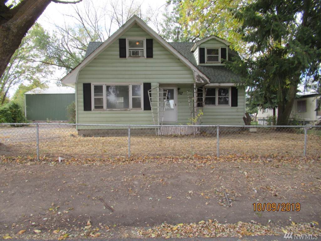 317 Maple Street - Photo 1