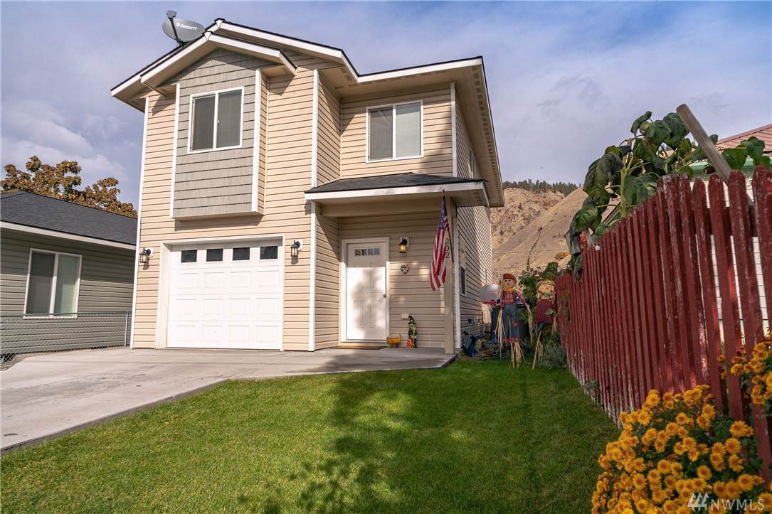 202 River St - Photo 1