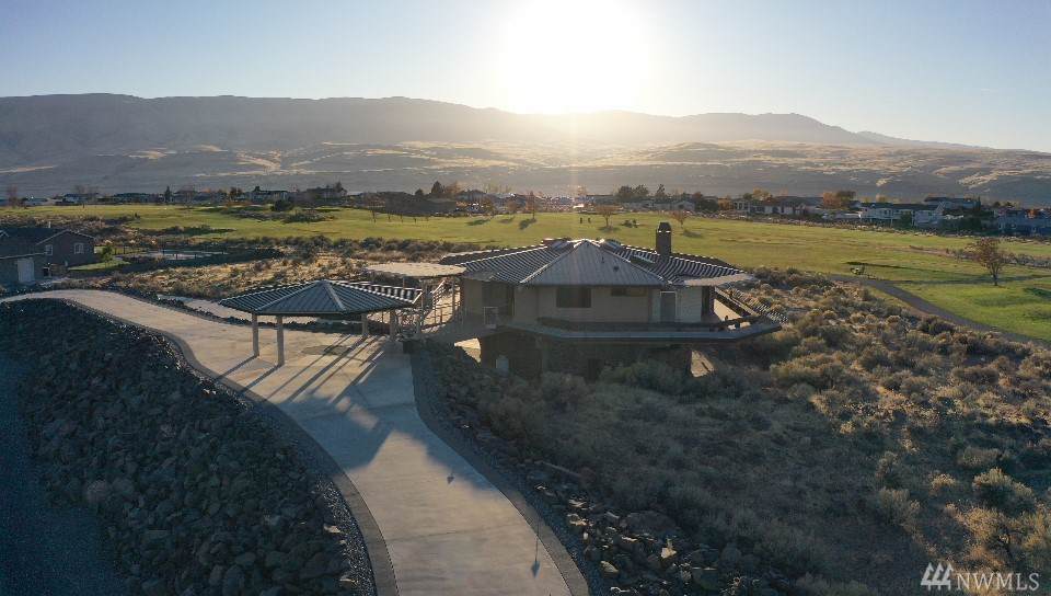 887 Desert Aire Dr - Photo 1