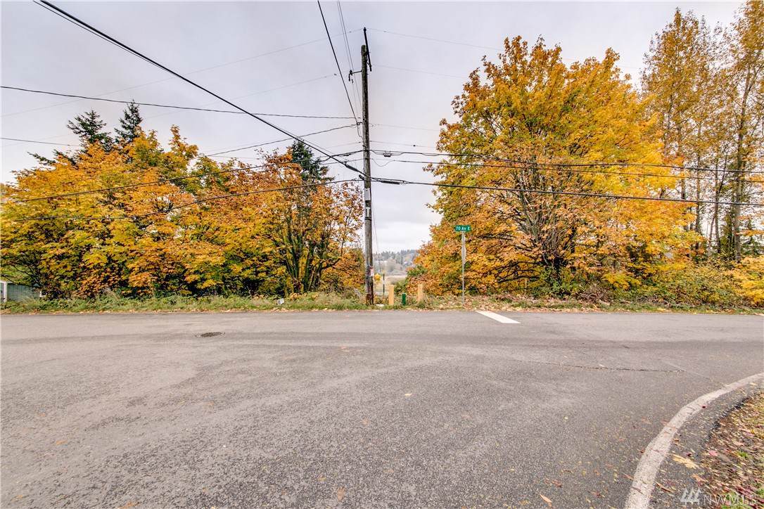 1011 70th Ave - Photo 1