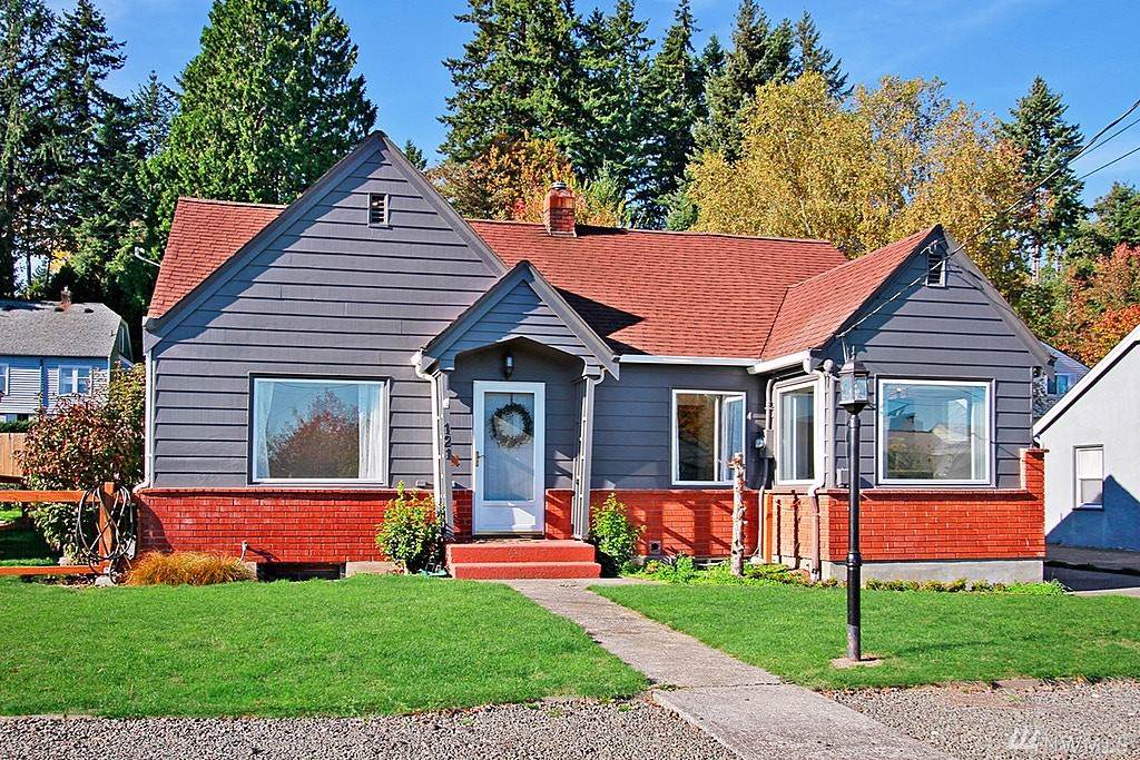 121 Summit Ave - Photo 1