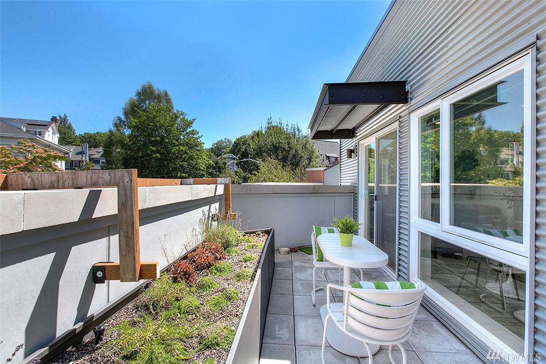 750 11th Ave - Photo 1