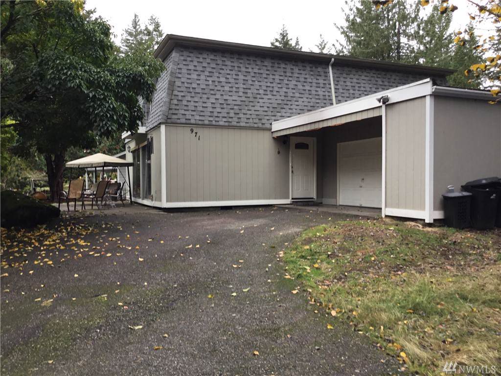 971 St Andrew Dr - Photo 1