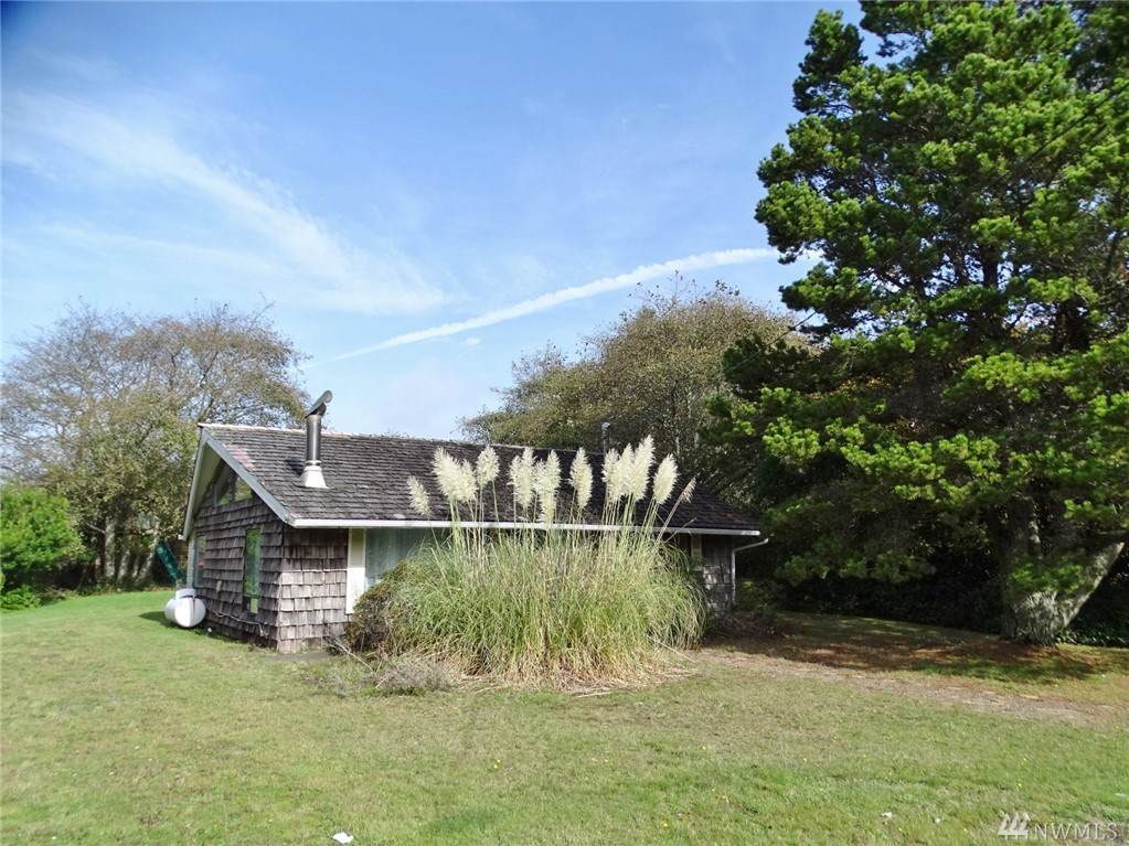 148 Pacific Blvd - Photo 1