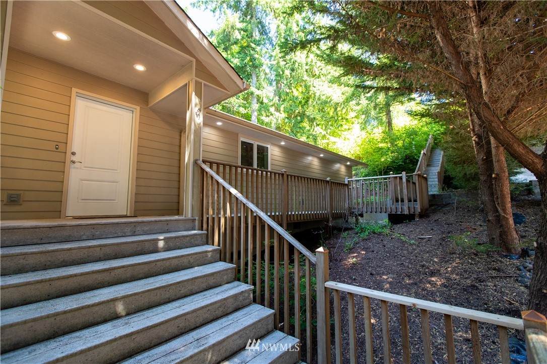301 Canyon Drive - Photo 1