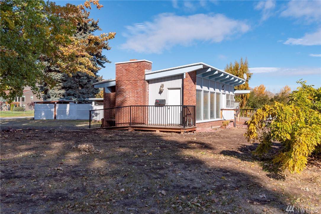 2729 Debord Dr - Photo 1