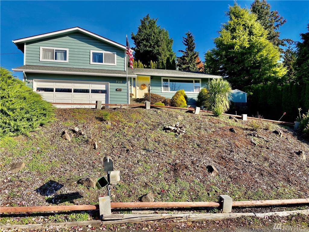 720 Sky Meadow - Photo 1