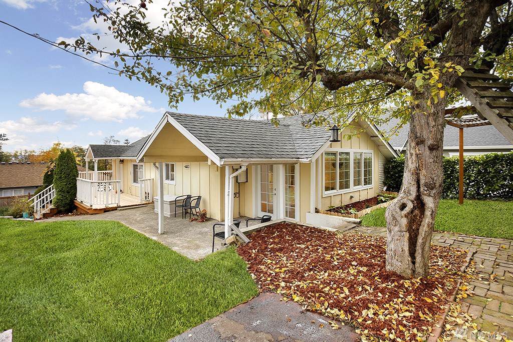 313 Earlington Ave - Photo 1