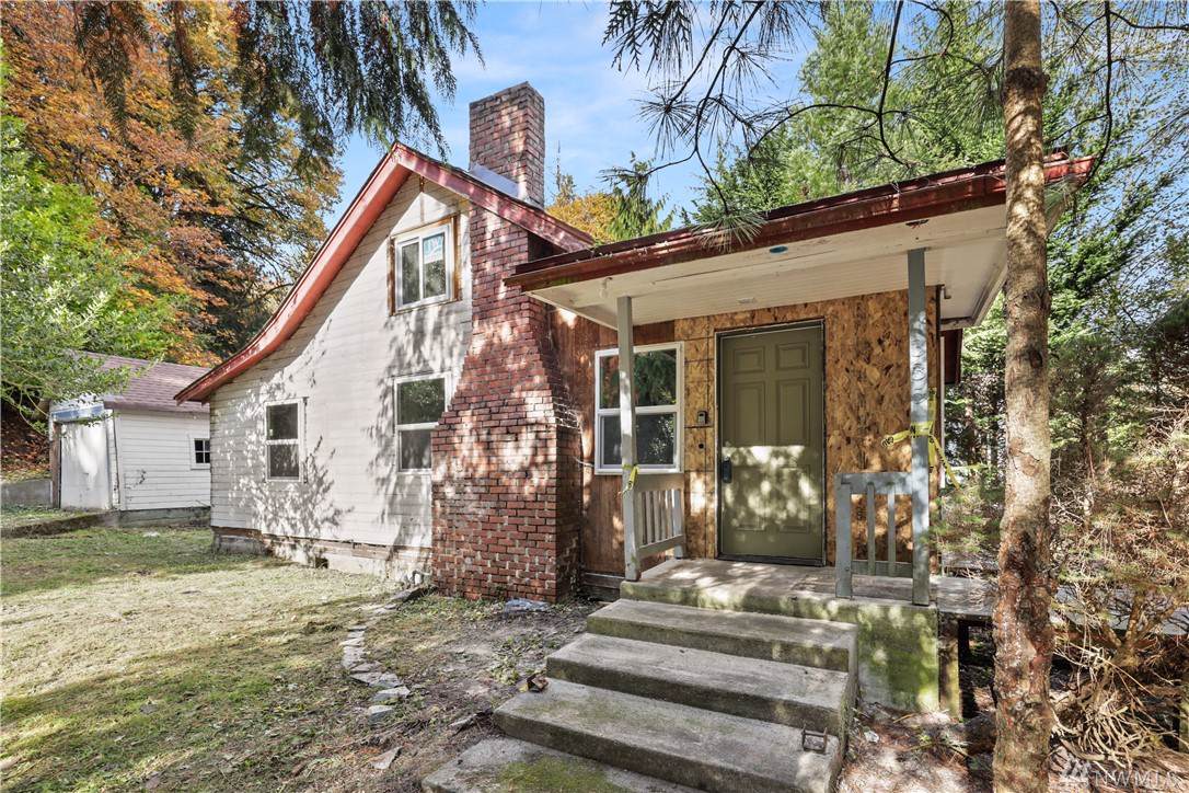 1335 Corbet Dr - Photo 1